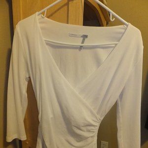Stretchy white top